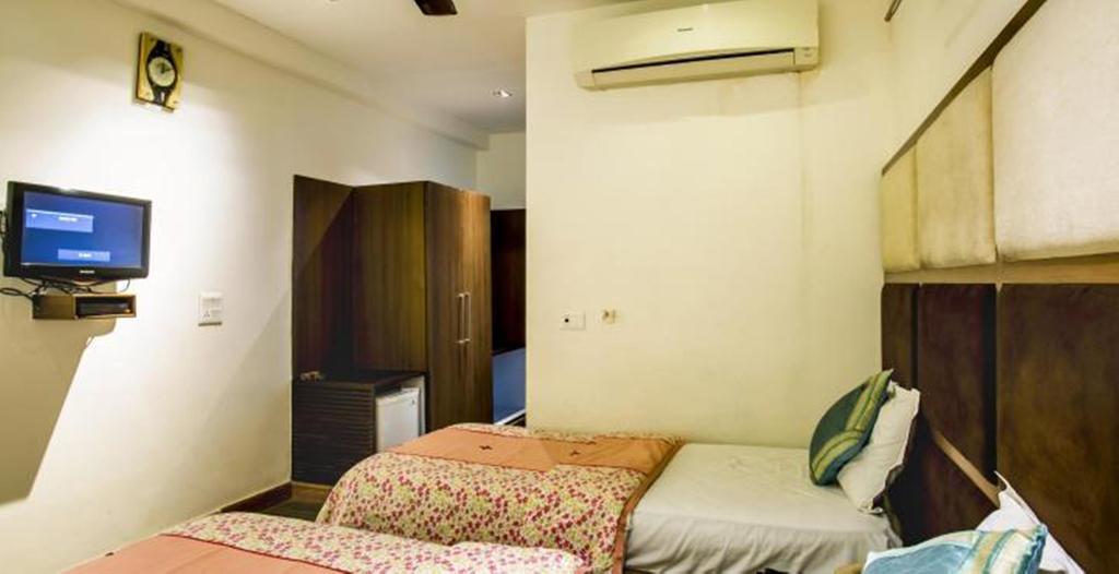 Hotel Arpit Palace Delhi  Bagian luar foto