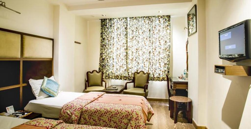 Hotel Arpit Palace Delhi  Bagian luar foto