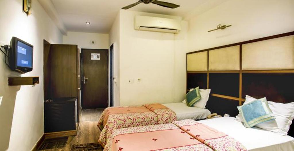 Hotel Arpit Palace Delhi  Bagian luar foto