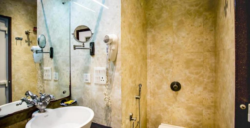 Hotel Arpit Palace Delhi  Bagian luar foto
